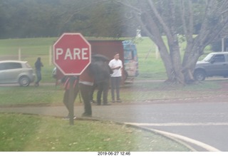 245 a0e. Iguazu Falls - PARE stop sign