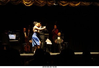 94 a0e. Buenos Aires - Tango show