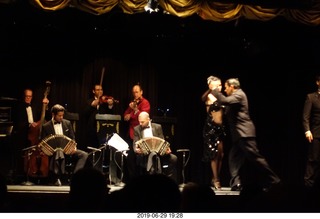 136 a0e. Buenos Aires - Tango show