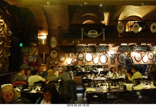 176 a0e. Buenos Aires - restaurant