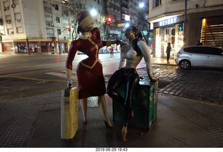 185 a0e. Buenos Aires - tango sculpture