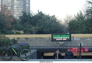 18 a0f. Chile - Santiago park - morning run - subway