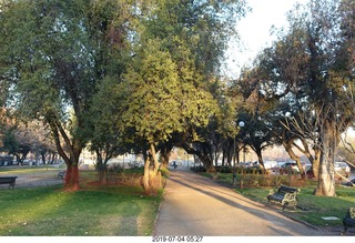 22 a0f. Chile - Santiago park - morning run