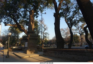 37 a0f. Chile - Santiago park - morning run