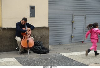 235 a0f. Peru - Lima tour - 'cellist