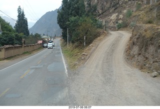 82 a0f. Peru - drive to Aguas Calientes Vistadome Train station