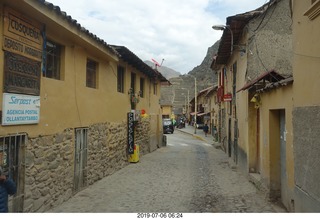 116 a0f. Peru - drive to Aguas Calientes Vistadome Train station