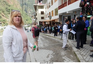 249 a0f. Peru - walk to bus