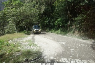 285 a0f. Peru - bus uphill to machu picchu