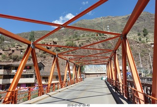 141 a0f. Peru - drive to cusco - bridge