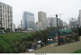 240 a0f. Peru - Lima - walk