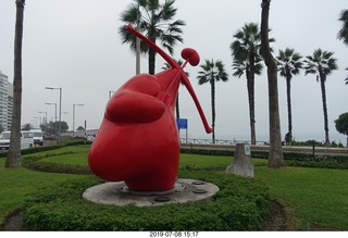 241 a0f. Peru - Lima - walk - sculpture