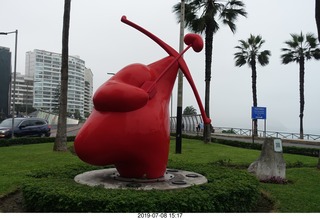 242 a0f. Peru - Lima - walk - sculpture