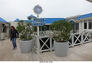 36 a0f. Peru - Lima - beach pier