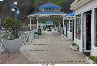 69 a0f. Peru - Lima - beach pier