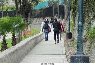 85 a0f. Peru - Lima - beach walk