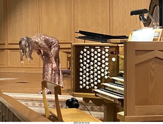 Scottsdale Philharmonic - organist playing Bach Little Fugue in G minor
