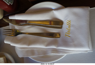 27 a0y. Argentina- Buenos Aires - Pertutti breakfast