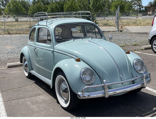 Los Angeles run - Rancho Palos Verdes - old Volkswagon beetle