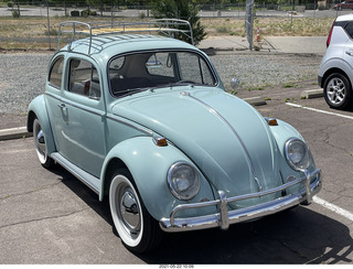 Los Angeles run - Rancho Palos Verdes - old Volkswagon beetle