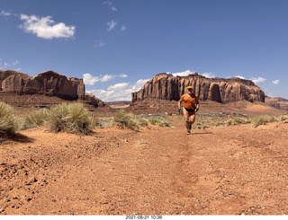 613 a16. Monument Valley run + Adam