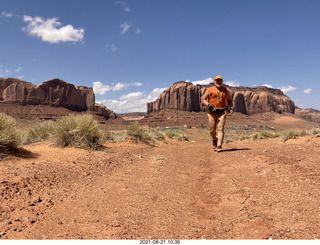 614 a16. Monument Valley run + Adam