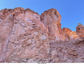 75 a18. Bryce Canyon - Peekaboo hike