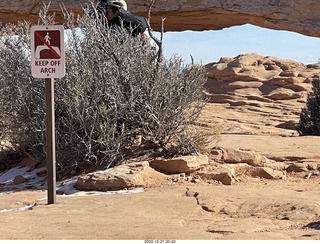171 a1n. Utah - Canyonlands - Mesa Arch