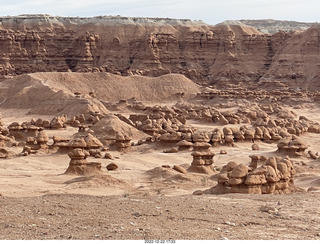 266 a1n. Utah Goblin Valley State Park - valley of goblins