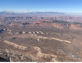 87 a1n. aerial - Cataract Canyon area