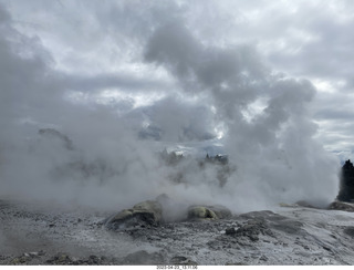 131 a1s. New Zealand - Thermal Hot Springs - Te Puia - steam and geyser