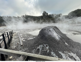 256 a1s. New Zealand - Hell's Gate - mud and thermal walk - mud volcano