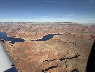42 a2q. aerial - Arizona - Page to Nokai Dome
