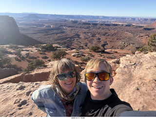329 a2q. Utah - Canyonlands National Park - Heather and Tyler