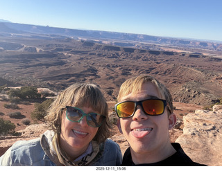 331 a2q. Utah - Canyonlands National Park - Heather and Tyler