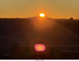 519 a2q. Utah - Canyonlands National Park - sunset