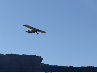 155 a2q. Utah - Mineral Canyon hike - Husky