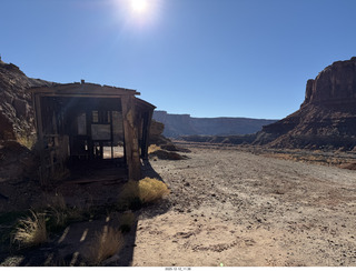 195 a2q. Utah -  Mineral Canyon hike - buildilngs
