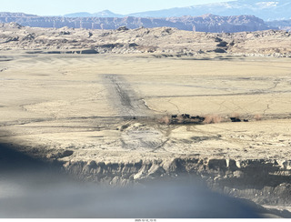 297 a2q. aerial - Utah - canyonlands - Temple Mountain