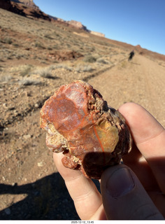 352 a2q. Utah - Hidden Splendor hike - rock