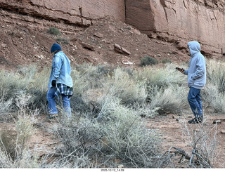 394 a2q. Utah - Hidden Splendor hike - Heather and Tyler