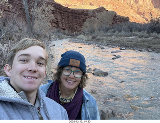 446 a2q. Utah - Hidden Splendor hike - Tyler and Heather