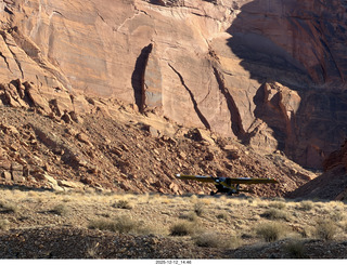 478 a2q. Utah - Hidden Splendor hike - yellow Husky