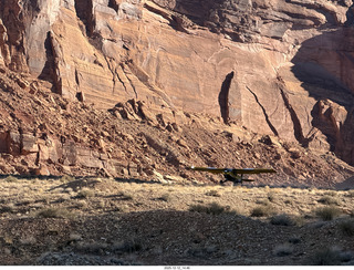 482 a2q. Utah - Hidden Splendor hike - yellow Husky