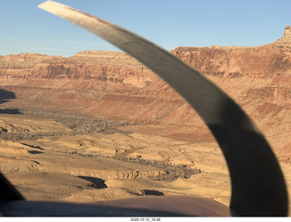 579 a2q. aerial - Utah - canyonlands