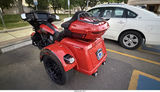 interesting three-wheel vehicle